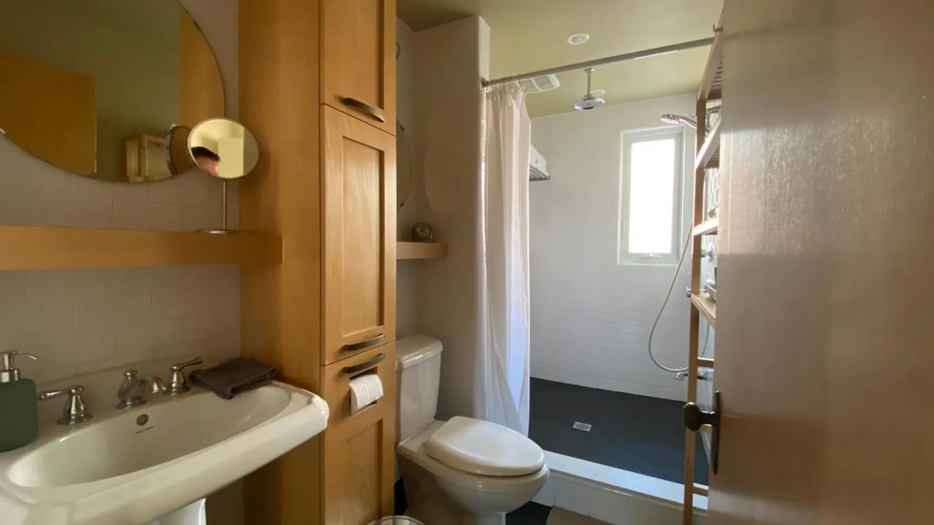 Les 3 Chambres Montreal Guest house